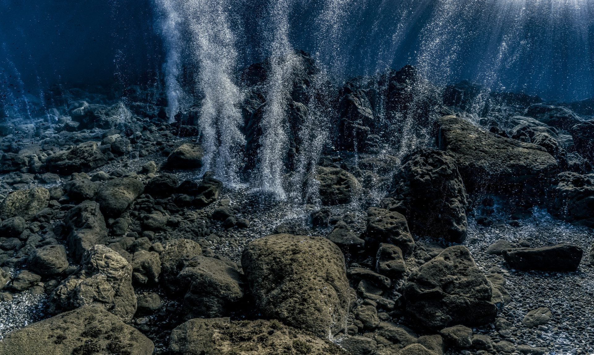 Underwater_volcano_